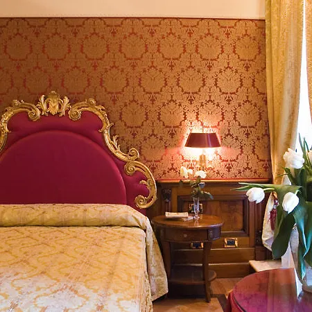 Torre Dell'orologio Szálloda 4*