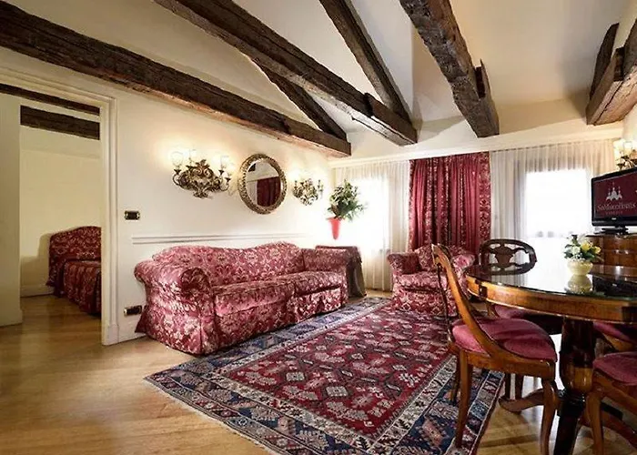 Torre Dell'orologio 4*