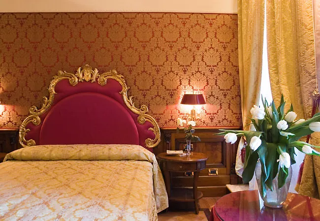 Torre Dell'orologio Szálloda 4*