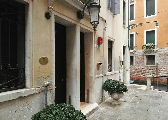 Torre Dell'orologio Szálloda 4*