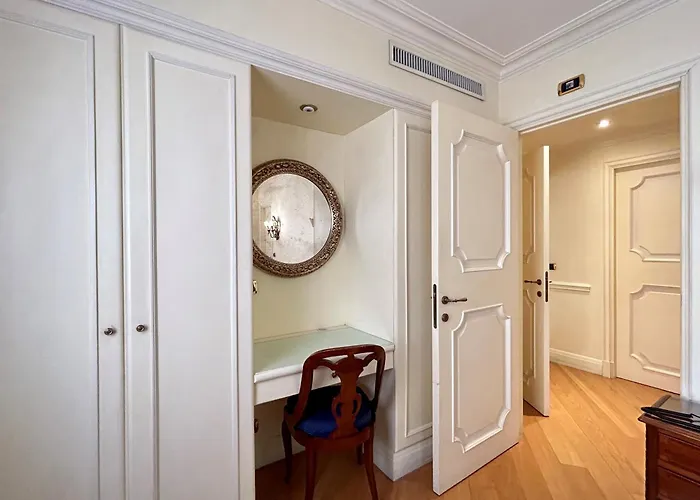 Torre Dell'orologio 4*