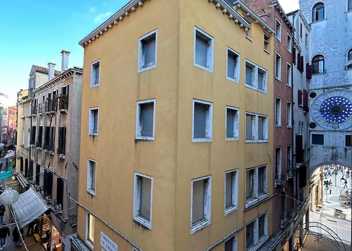 Torre Dell'orologio 4*