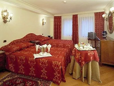 Szálloda Torre Dell'orologio 4*