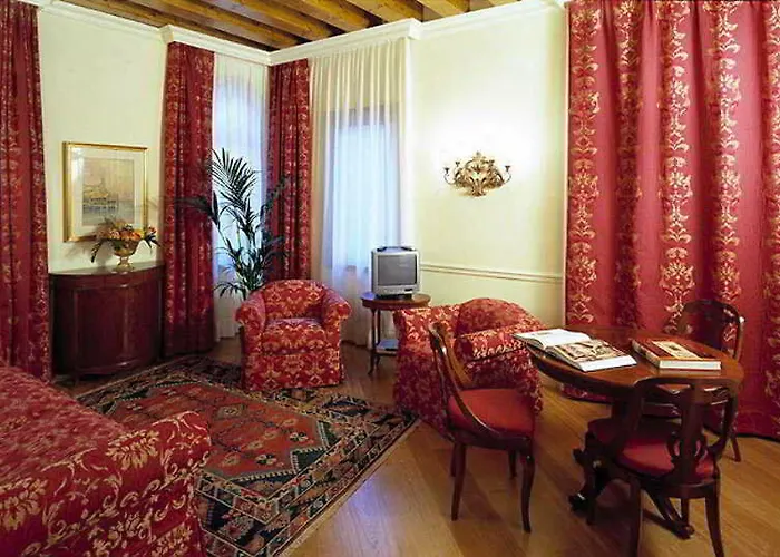 Torre Dell'orologio Szálloda