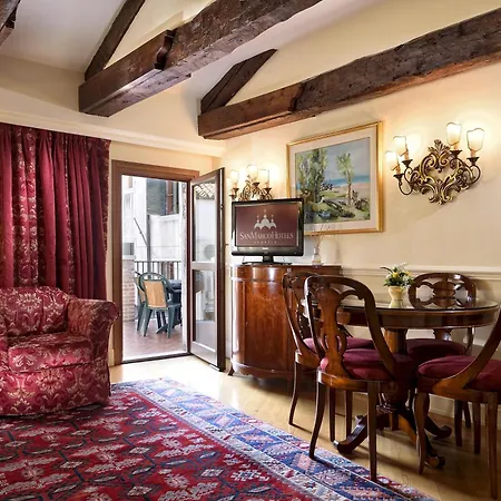 Torre Dell'orologio فندق البندقية