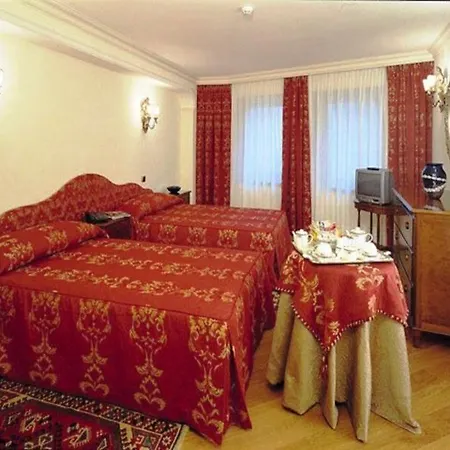 Torre Dell'orologio 4*